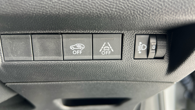 Peugeot 208 1.2 PureTech 100 Allure Premium + 5dr Petrol Hatchback